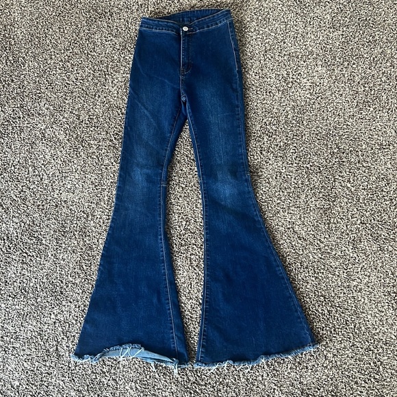 Blue jeans bootcut size XS with back pockets not new, but in good condition - Picture 2 of 4
